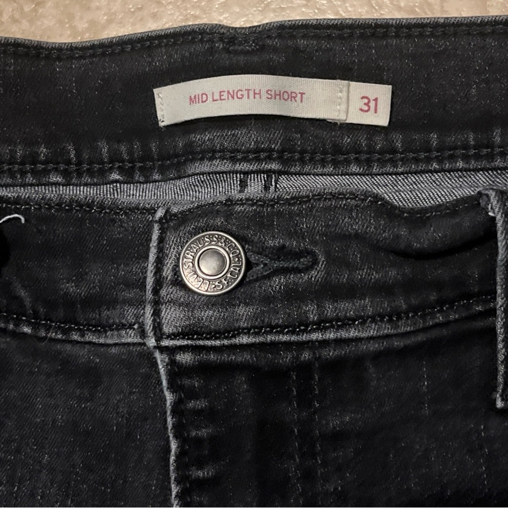Levi’s mid length stretch cuffed hem gray denim jean shorts - Picture 2 of 8